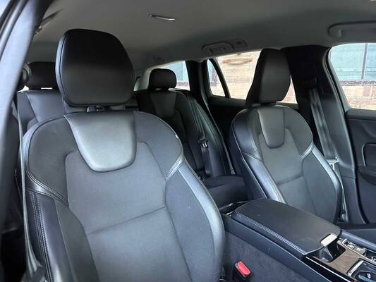 Volvo V60 2.0 T6 Twin Engine AWD Momentum Pro 253hp 2020, H-754-FN