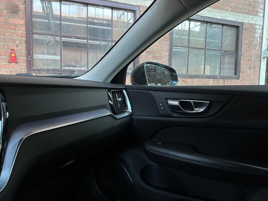 Volvo V60 2.0 T6 Twin Engine AWD Momentum Pro 253hp 2020, H-754-FN