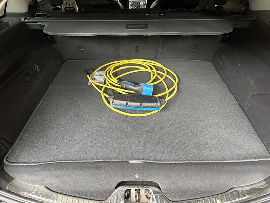 Volvo V60 2.4 D6 Twin Engine Momentum 220hp 2015, HN-681-H