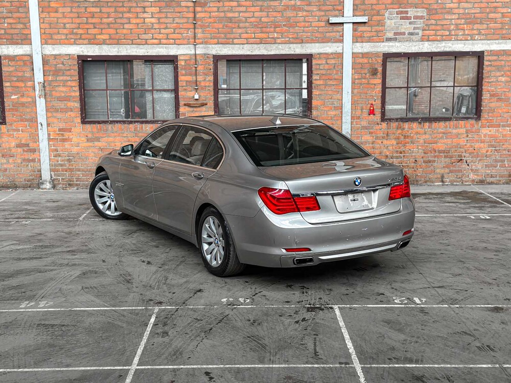 BMW 750Li xDrive 4.4 V8 405PS 2010 7er F02 