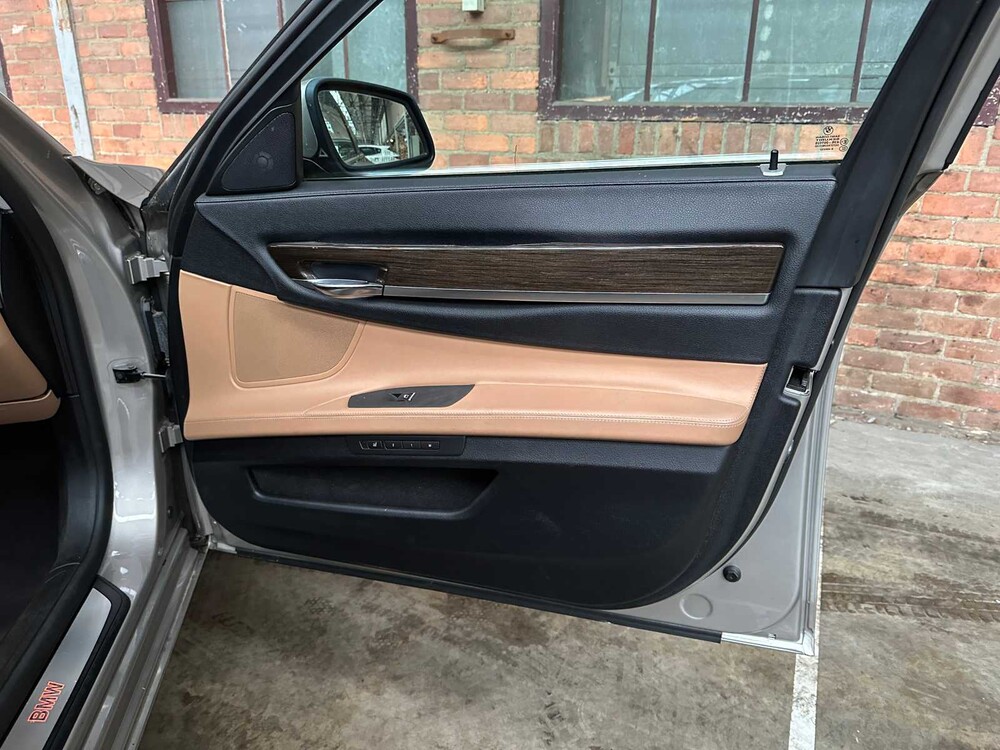 BMW 750Li xDrive 4.4 V8 405PS 2010 7er F02 