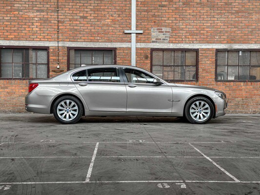BMW 750Li xDrive 4.4 V8 405hp 2010 7 Series F02