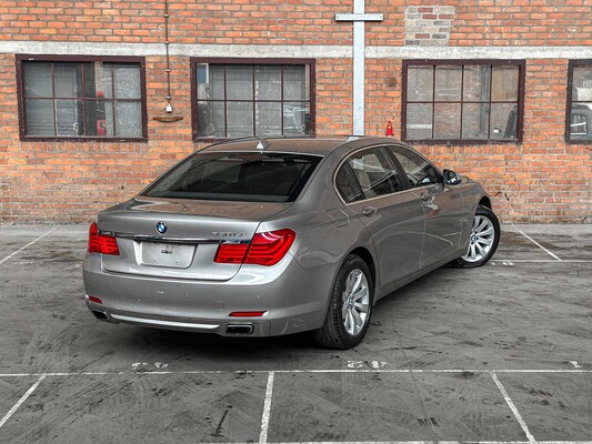 BMW 750Li xDrive 4.4 V8 405hp 2010 7 Series F02