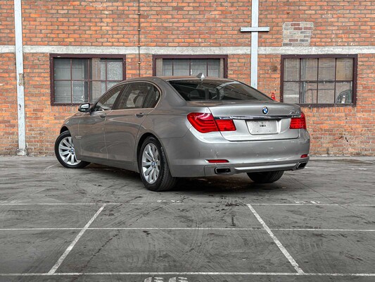 BMW 750Li xDrive 4.4 V8 405hp 2010 7 Series F02