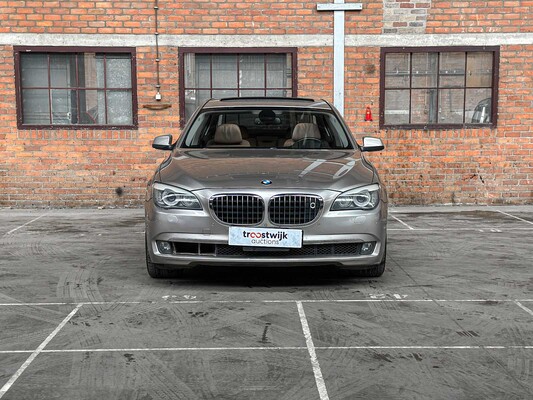 BMW 750Li xDrive 4.4 V8 405hp 2010 7 Series F02
