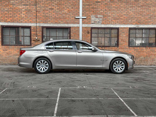 BMW 750Li xDrive 4.4 V8 405hp 2010 7 Series F02