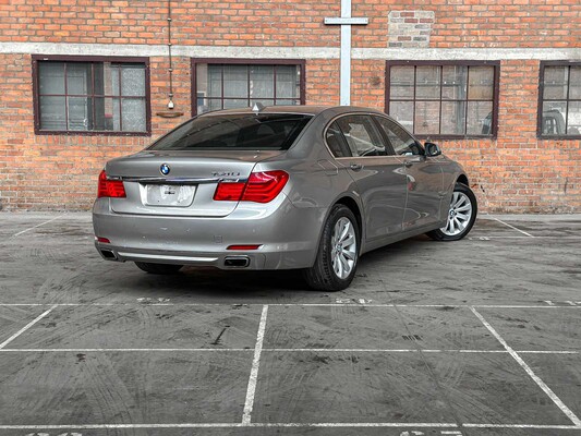 BMW 750Li xDrive 4.4 V8 405hp 2010 7 Series F02