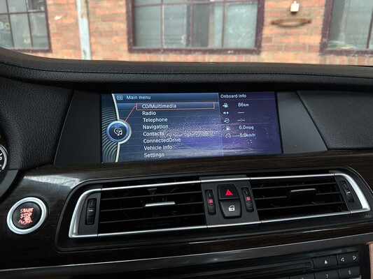 BMW 750Li xDrive 4.4 V8 405hp 2010 7 Series F02