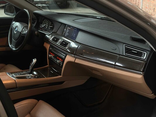 BMW 750Li xDrive 4.4 V8 405hp 2010 7 Series F02