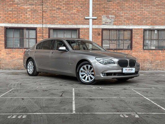 BMW 750Li xDrive 4.4 V8 405hp 2010 7 Series F02