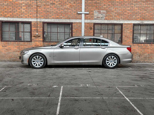 BMW 750Li xDrive 4.4 V8 405hp 2010 7 Series F02