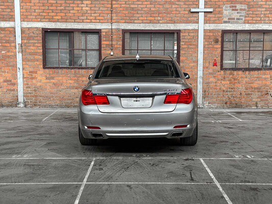 BMW 750Li xDrive 4.4 V8 405hp 2010 7 Series F02