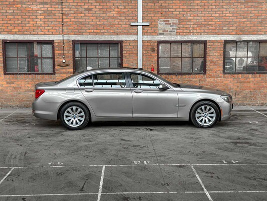 BMW 750Li xDrive 4.4 V8 405hp 2010 7 Series F02