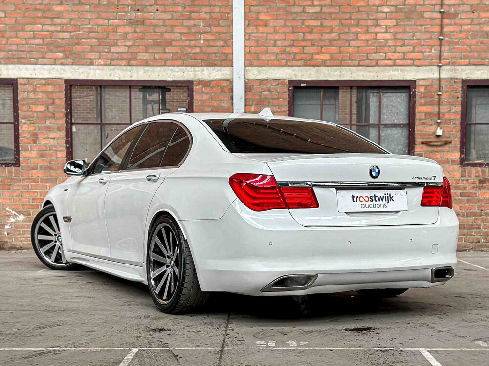BMW ActiveHybrid7 F04 4.4 V8 465PS 2011