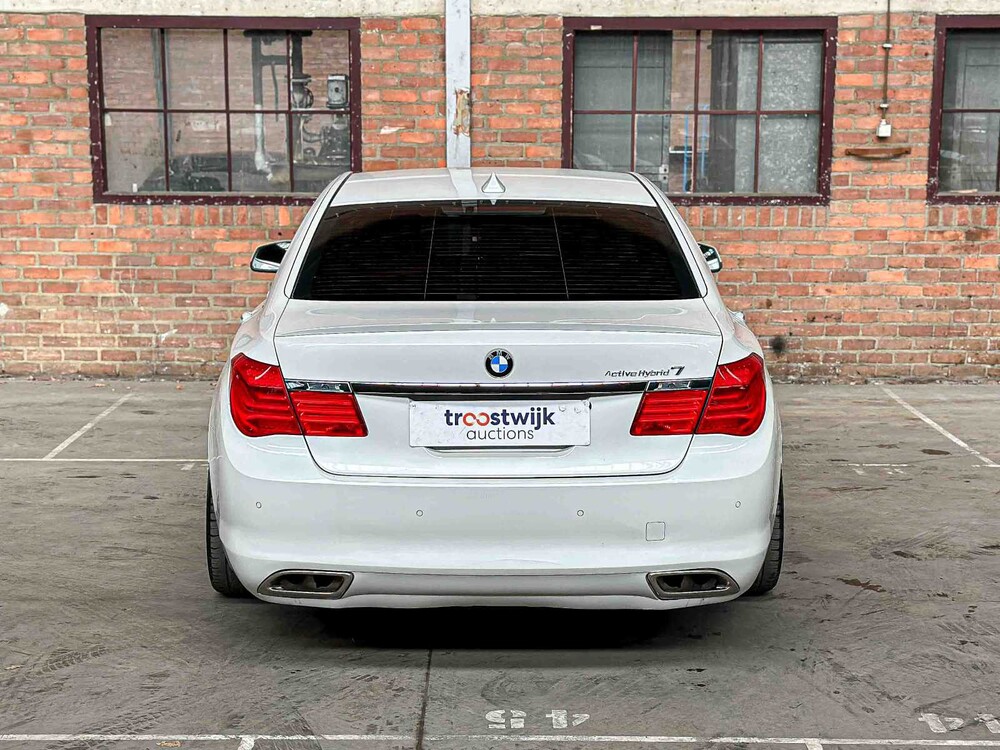 BMW ActiveHybrid7 F04 4.4 V8 465PS 2011