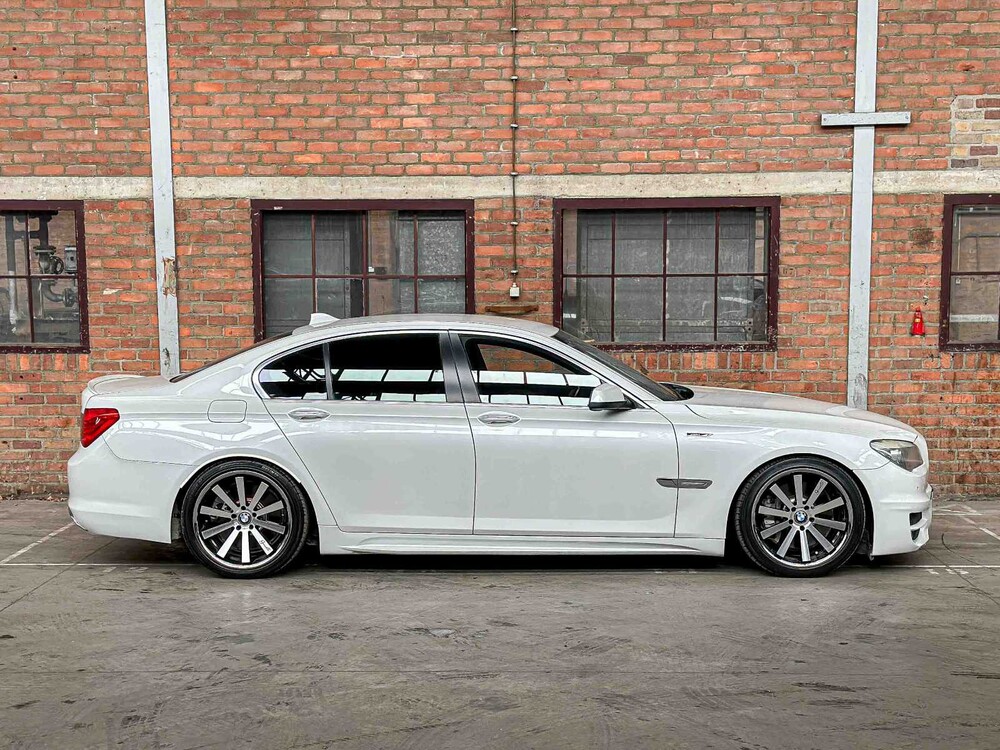 BMW ActiveHybrid7 F04 4.4 V8 465PS 2011