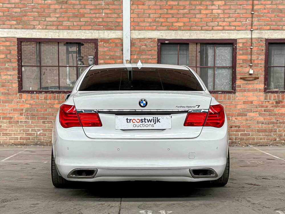 BMW ActiveHybrid7 F04 4.4 V8 465PS 2011