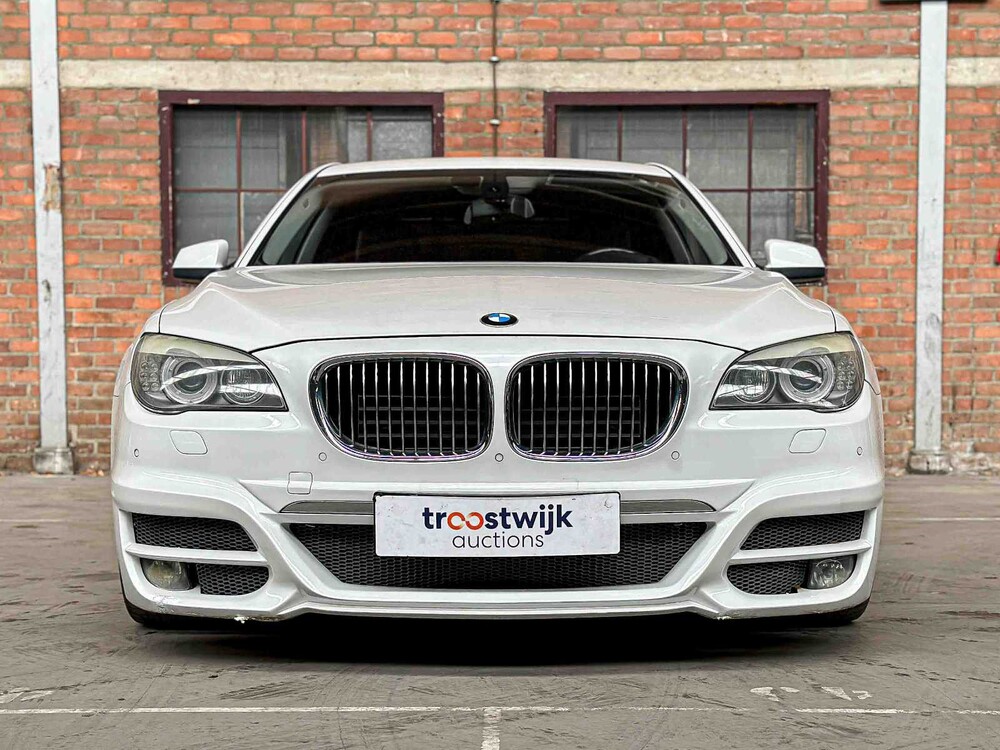 BMW ActiveHybrid7 F04 4.4 V8 465PS 2011