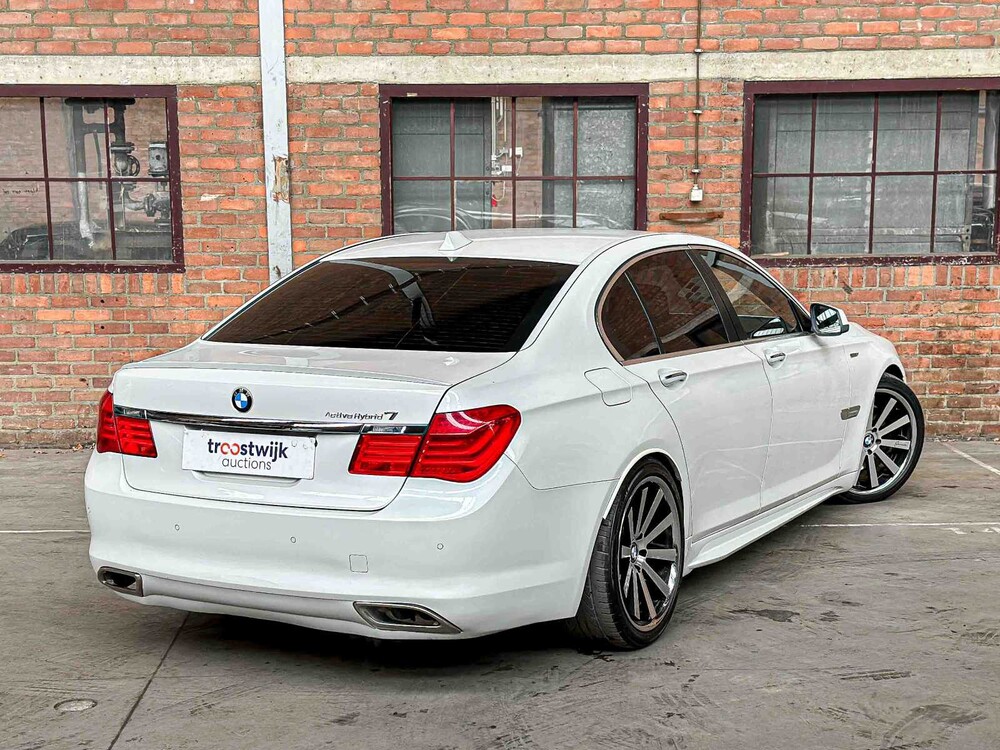 BMW ActiveHybrid7 F04 4.4 V8 465PS 2011