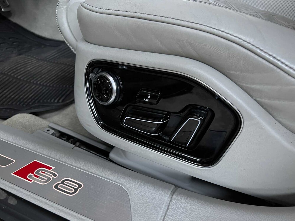 Audi S8 Plus 4.0 TFSI V8T Quattro 605PS 2016