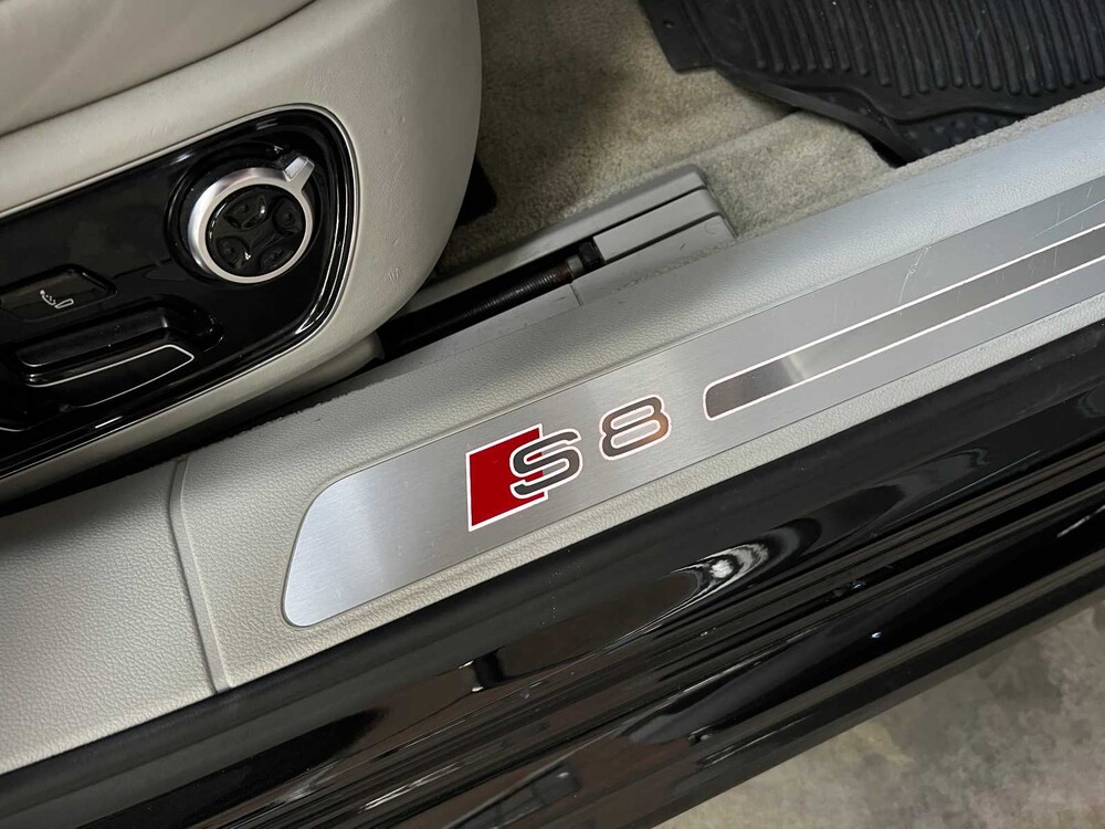 Audi S8 Plus 4.0 TFSI V8T Quattro 605PS 2016