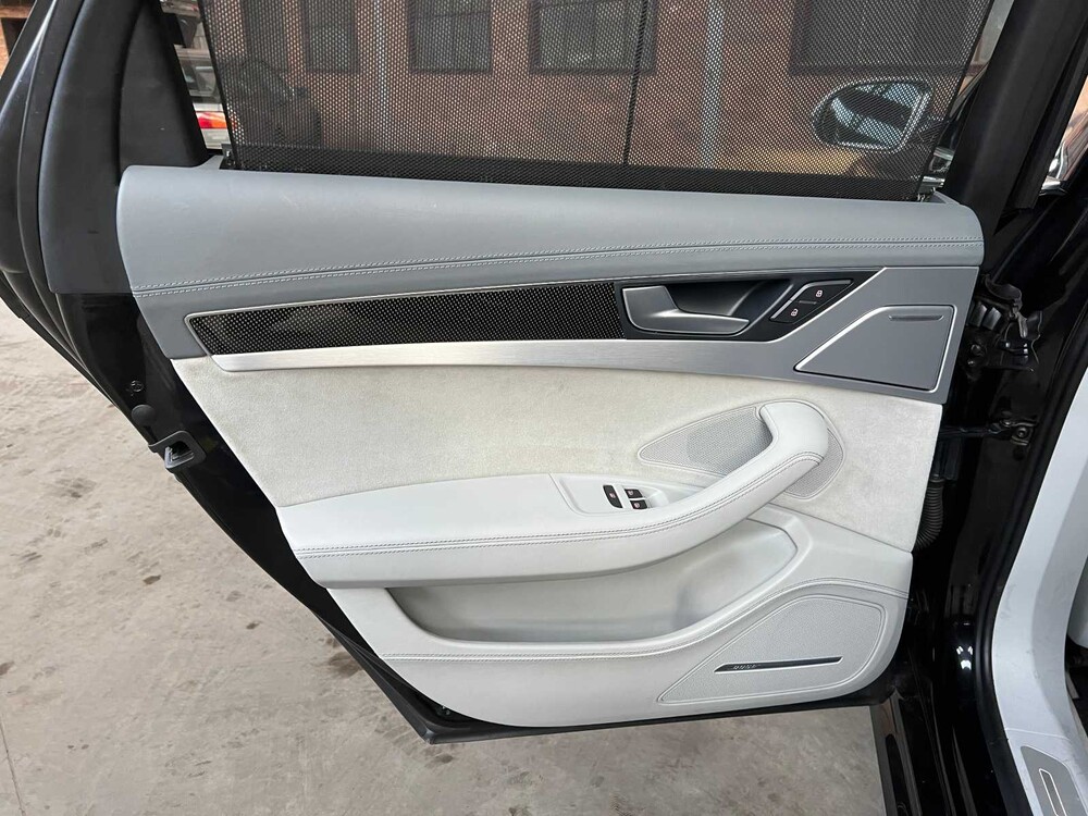 Audi S8 Plus 4.0 TFSI V8T Quattro 605PS 2016