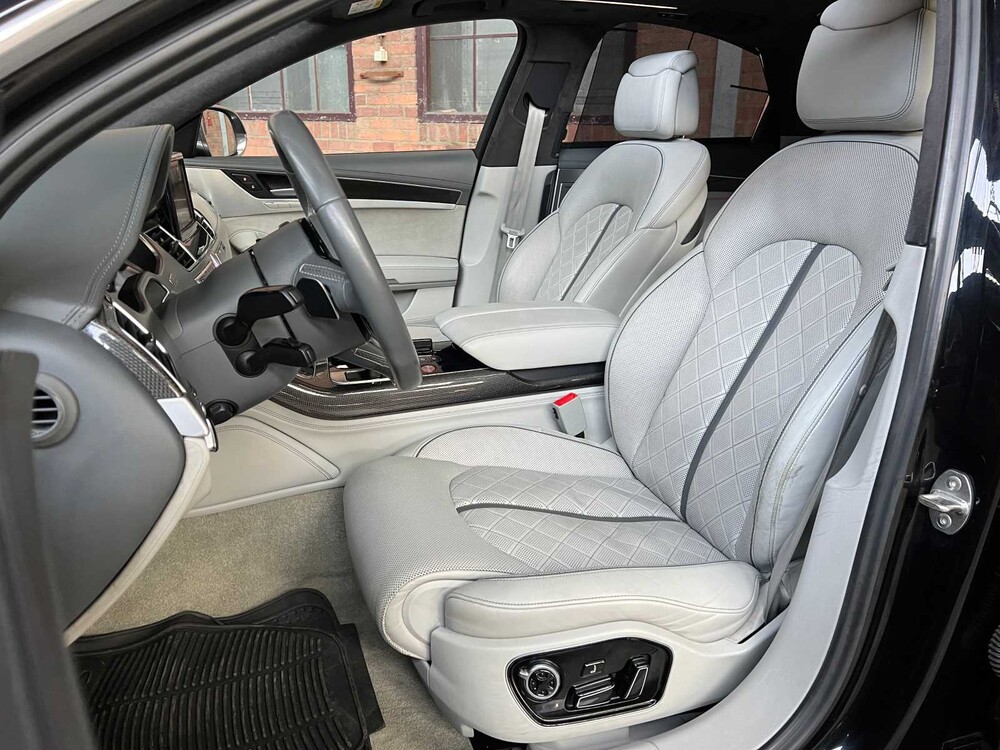 Audi S8 Plus 4.0 TFSI V8T Quattro 605PS 2016