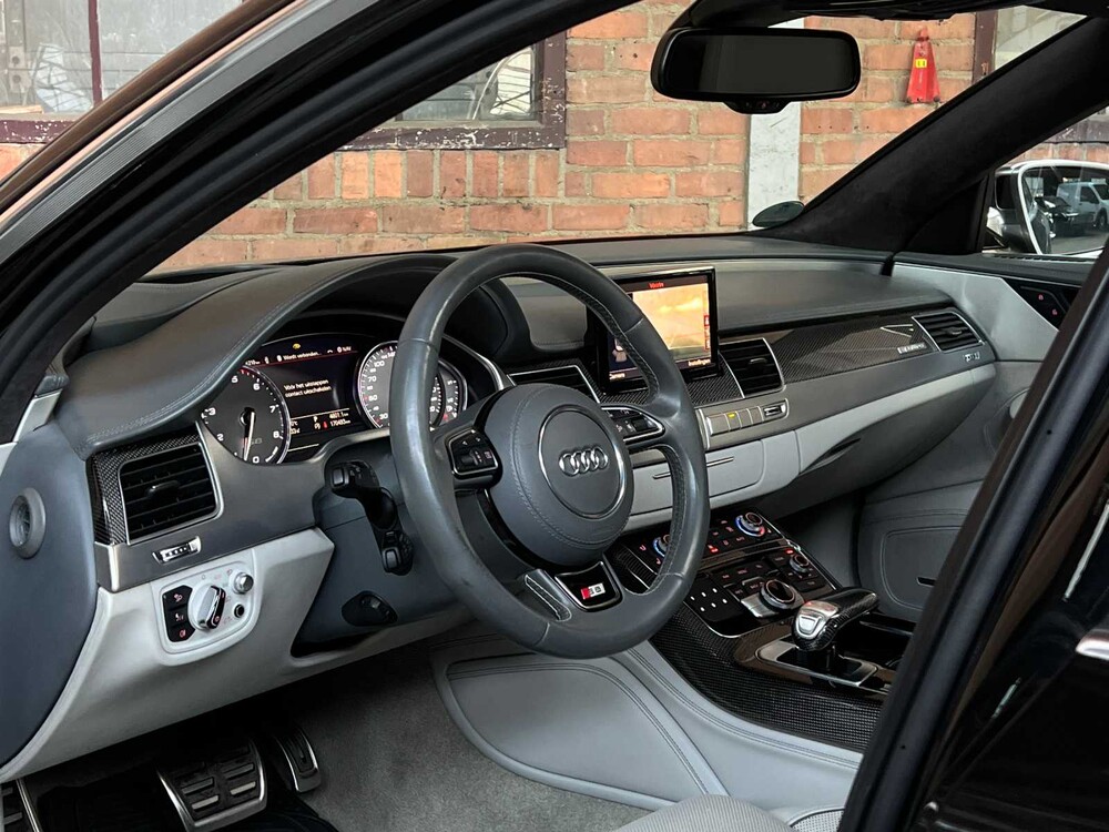 Audi S8 Plus 4.0 TFSI V8T Quattro 605PS 2016