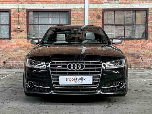 Audi S8 Plus 4.0 TFSI V8T Quattro 605hp 2016