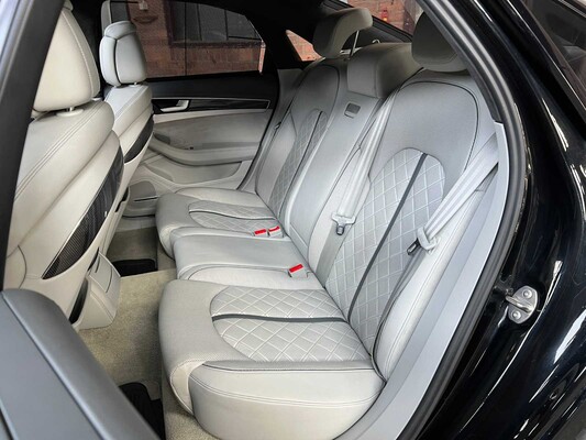 Audi S8 Plus 4.0 TFSI V8T Quattro 605hp 2016
