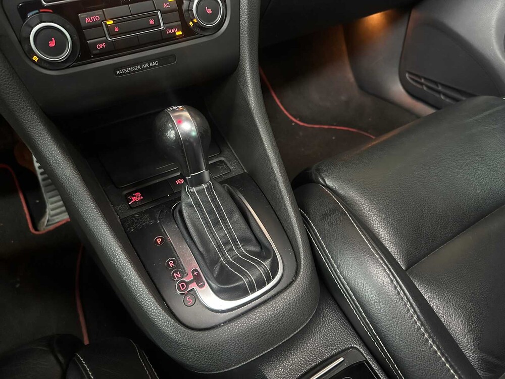 Volkswagen Golf GTI 2.0 211PS 2011, 13-PFJ-7