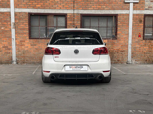 Volkswagen Golf GTI 2.0 211hp 2011, 13-PFJ-7