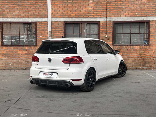 Volkswagen Golf GTI 2.0 211hp 2011, 13-PFJ-7