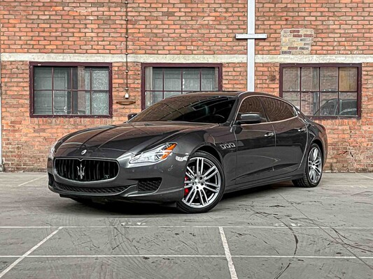 Luxury & sports cars in Boxmeer
