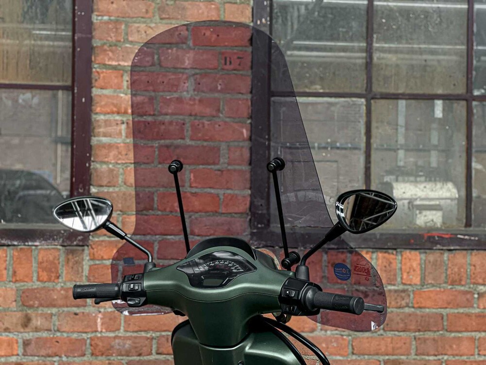 Vespa Sprint 4T 49cc (CUSTOM) Piaggio, DJT-60-K Roller