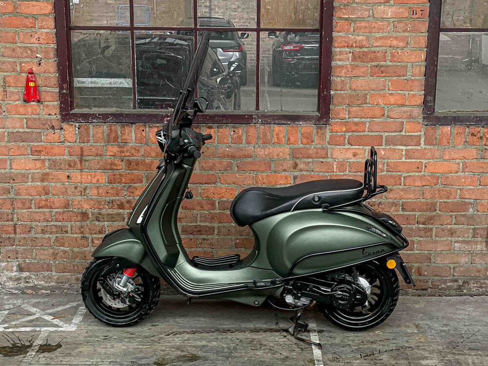 Vespa Sprint 4T 49cc (CUSTOM) Piaggio, DJT-60-K Roller