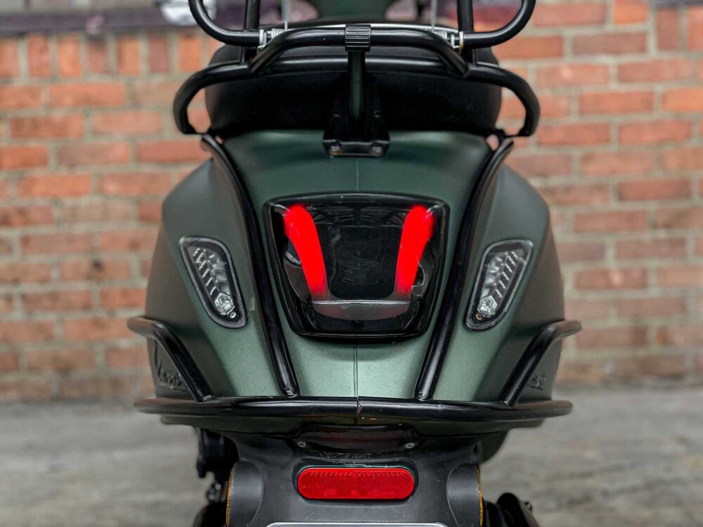 Vespa Sprint 4T 49cc (CUSTOM) Piaggio, DJT-60-K Roller