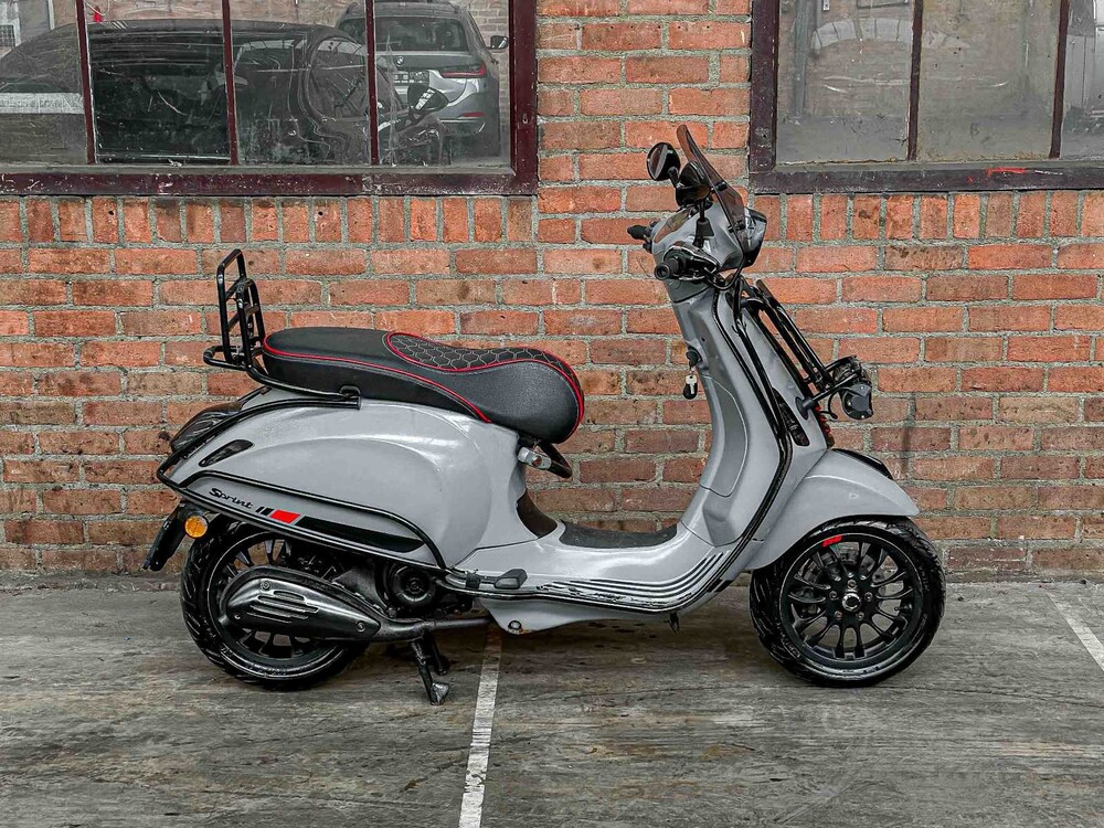 Vespa Sprint 4T 2014, F-031-XV Roller
