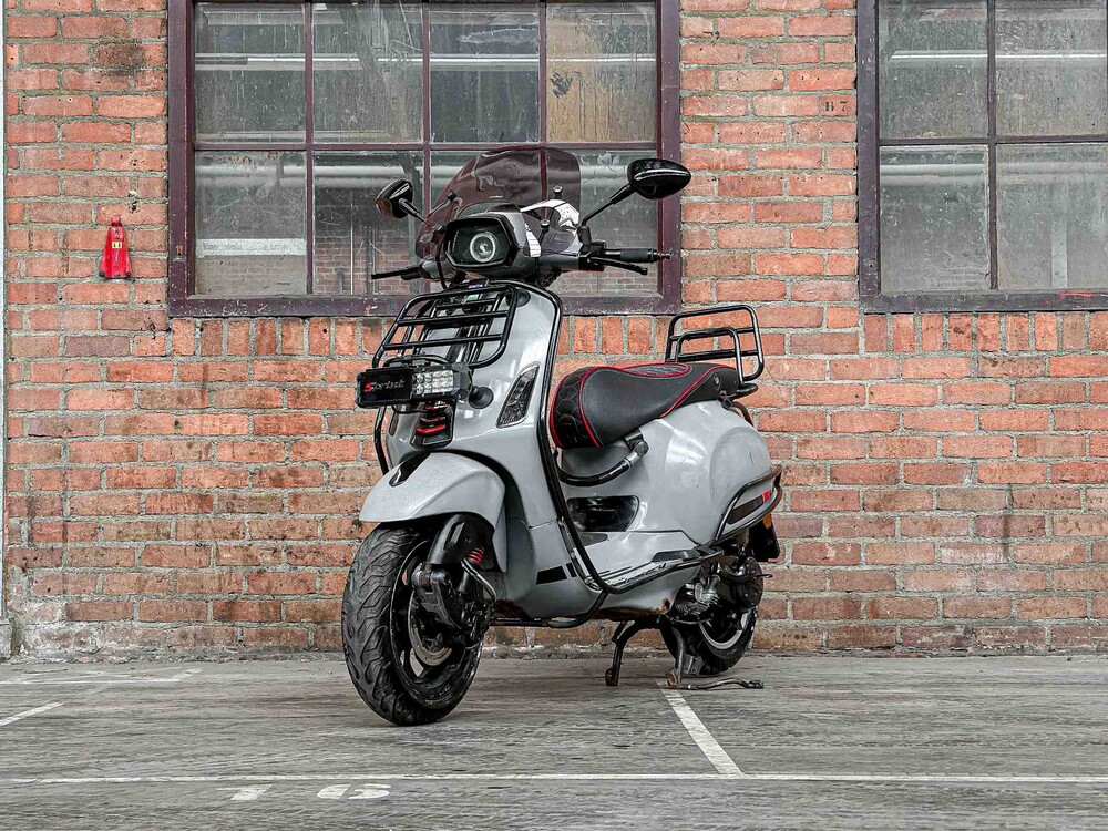 Vespa Sprint 4T 2014, F-031-XV Roller