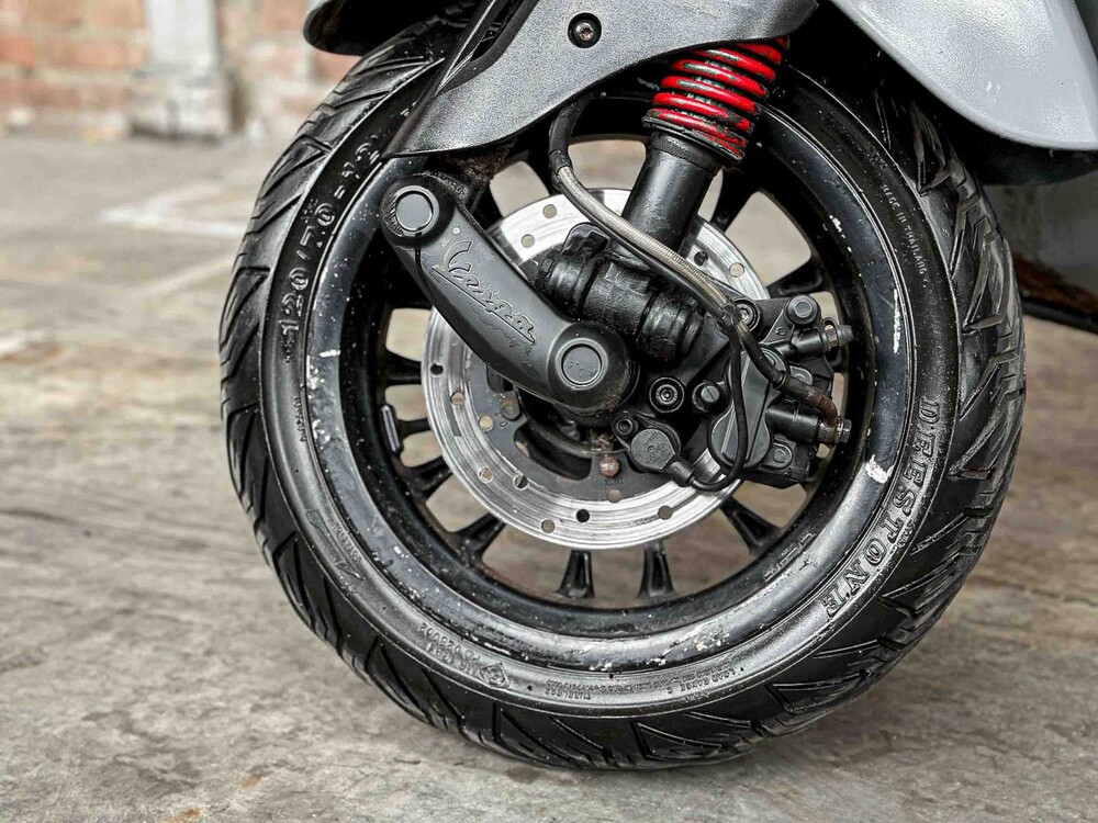 Vespa Sprint 4T 2014, F-031-XV Roller