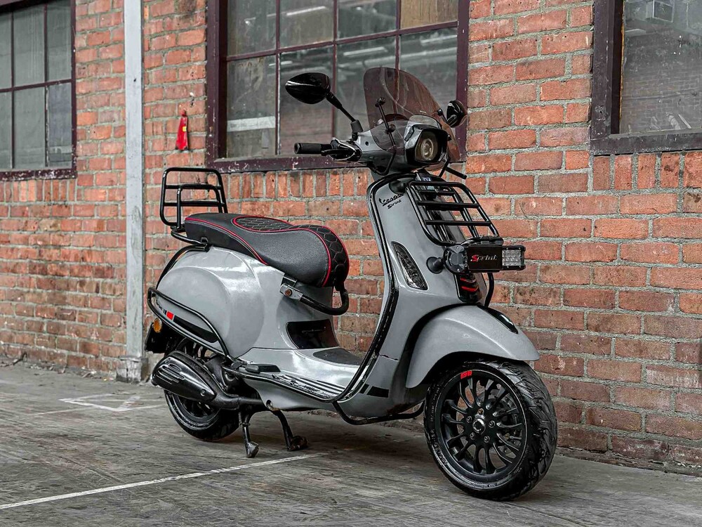 Vespa Sprint 4T 2014, F-031-XV Roller