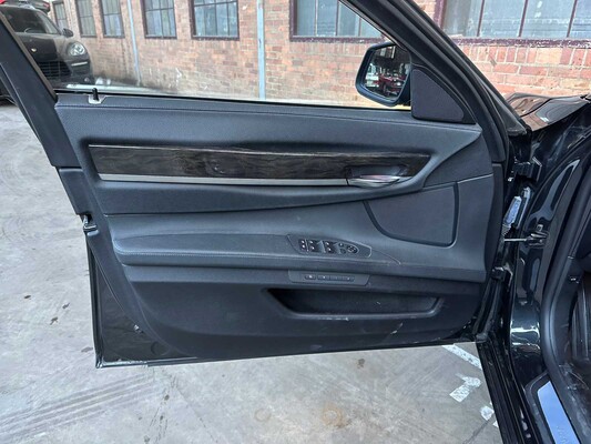 BMW ActiveHybrid7 F04 4.4 V8 465hp 2011