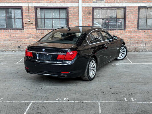 BMW ActiveHybrid7 F04 4.4 V8 465hp 2011