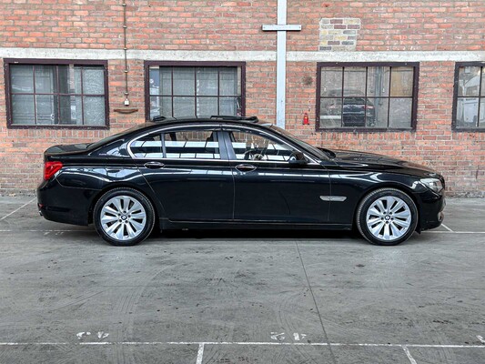 BMW ActiveHybrid7 F04 4.4 V8 465hp 2011
