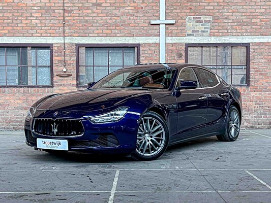 Luxury & sports cars in Boxmeer