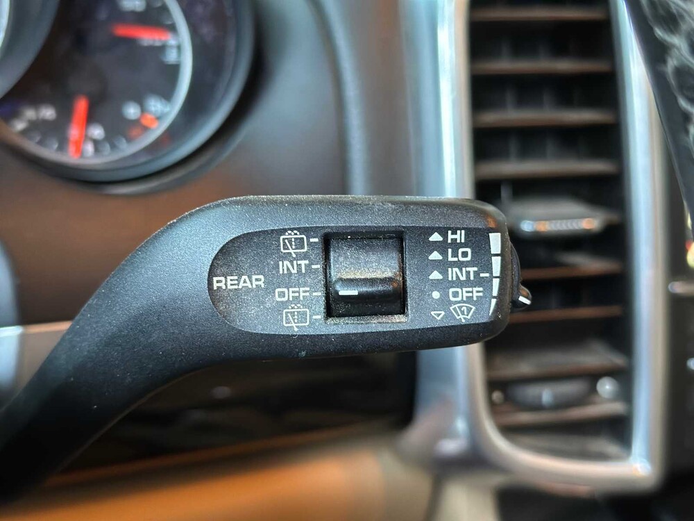 Porsche Cayenne 3.0 D V6 Platinum Edition (FACELIFT) 239PS 2017, G-774-RB