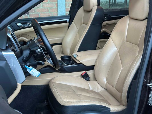 Porsche Cayenne 3.0 D V6 Platinum Edition (FACELIFT) 239hp 2017, G-774-RB