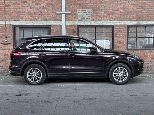 Porsche Cayenne 3.0 D V6 Platinum Edition (FACELIFT) 239hp 2017, G-774-RB