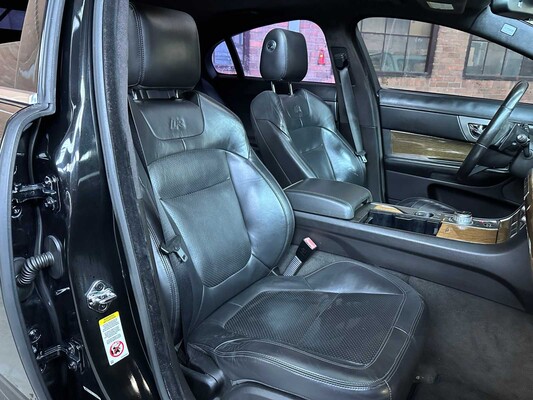 Jaguar XF R 5.0 V8 SUPERCHARGED 510hp 2011