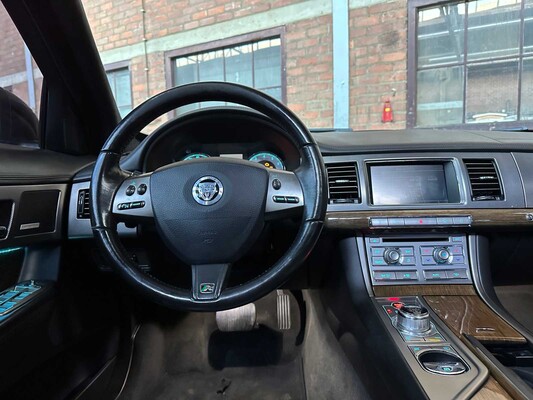 Jaguar XF R 5.0 V8 SUPERCHARGED 510hp 2011